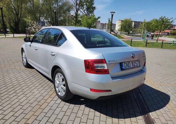 Skoda Octavia cena 35900 przebieg: 323000, rok produkcji 2016 z Elbląg małe 106